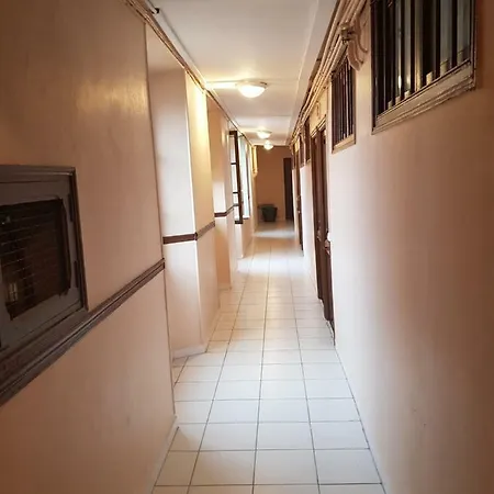 Studette En Plein Coeur Du Vieux