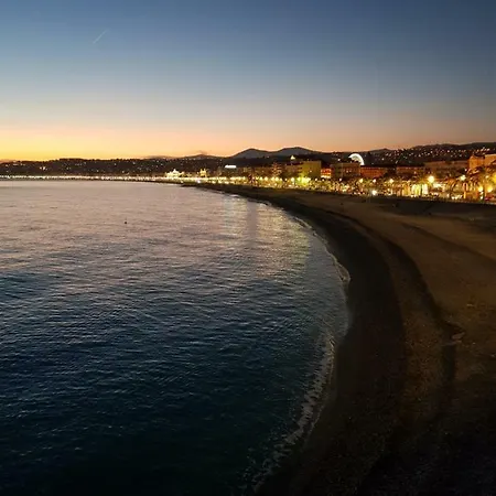 Studette En Plein Coeur Du Vieux
