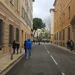 Studette En Plein Coeur Du Vieux Nizza