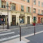 Studette En Plein Coeur Du Vieux