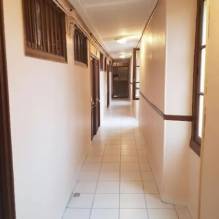 Studette En Plein Coeur Du Vieux Appartement *