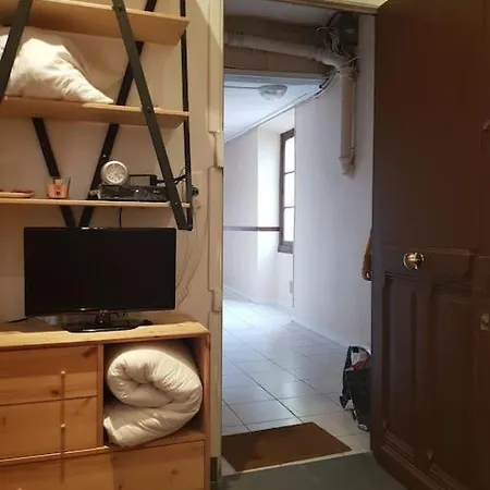Appartement Studette En Plein Coeur Du Vieux *