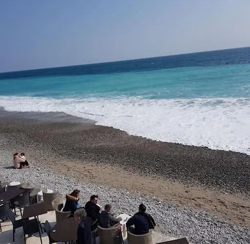 Studette En Plein Coeur Du Vieux Nice