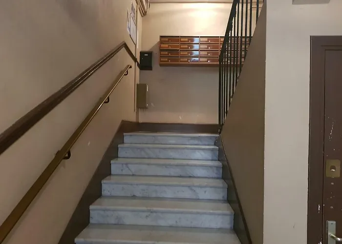 Studette En Plein Coeur Du Vieux Nice