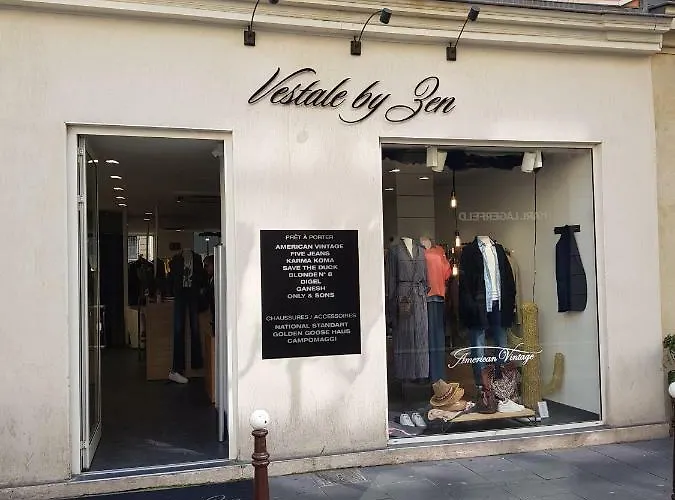 Studette En Plein Coeur Du Vieux Nice